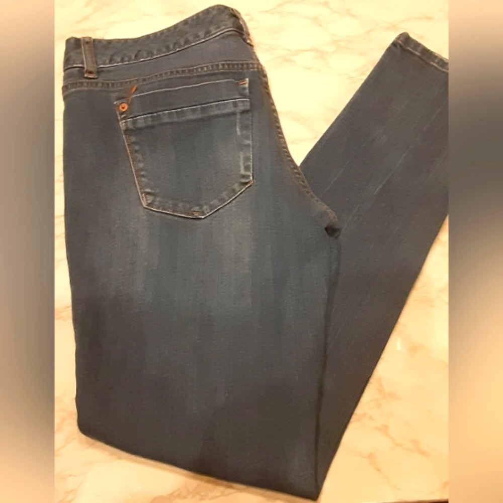 EUC Women's Curvy Couture Skinny jeans size 10